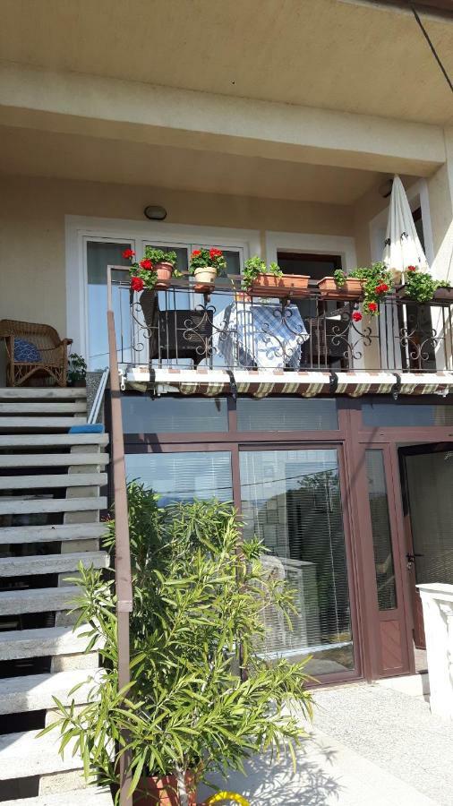 סנג' Studio Apartment Maria מראה חיצוני תמונה